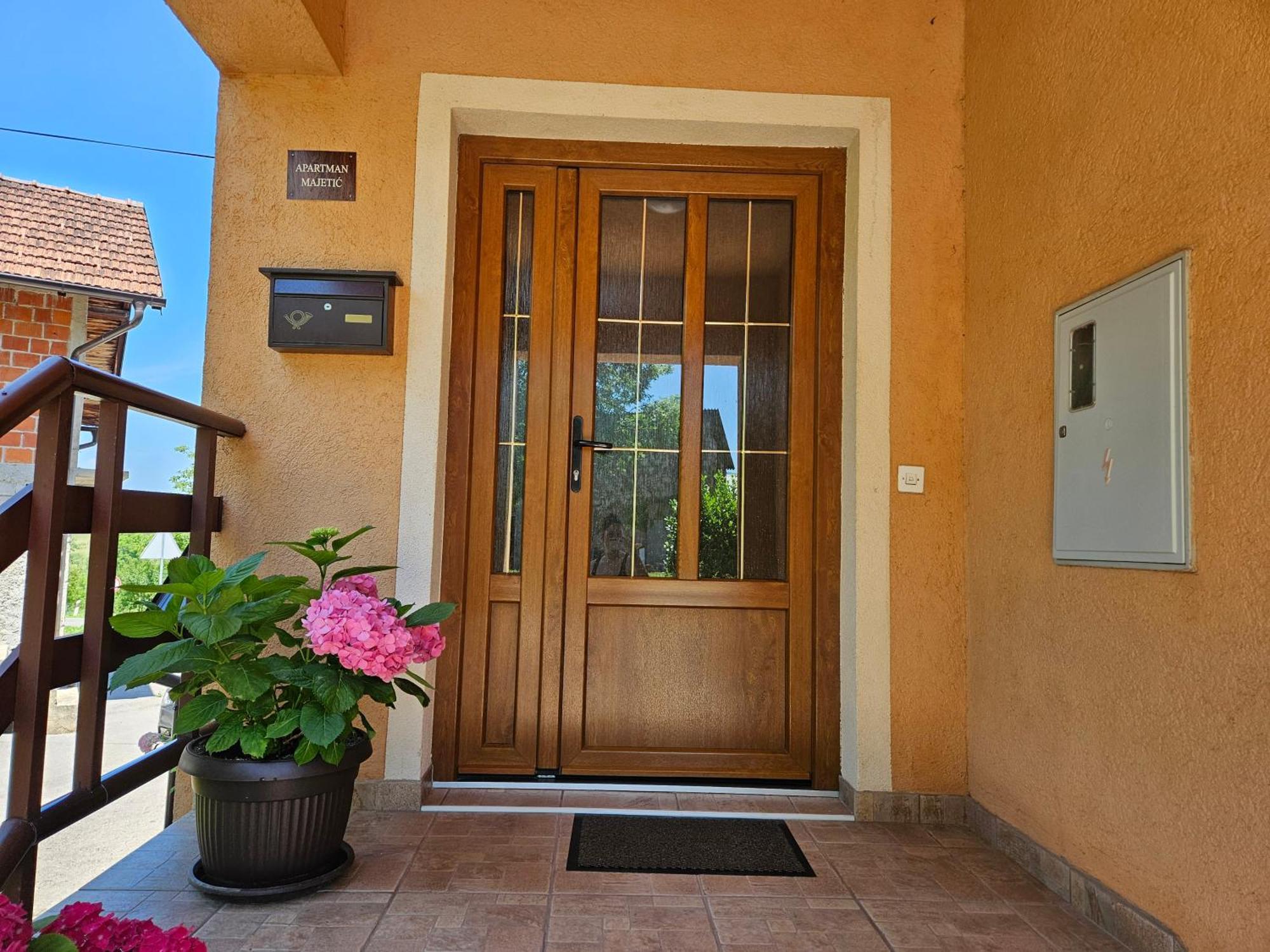 Apartment Majetic Gornji Vaganac Zewnętrze zdjęcie